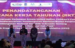 “Penandatanganan Rencana Kerja Tahunan (RKT) Melalui Penerusan Kerjasama Antara United Nation Children’s Fund (UNICEF) Dan Kementerian Perencanaan Pembangunan Nasional/Badan Perencanaan Pembangunan Nasional Republik Indonesia Tentang “Pemenuhan Konvensi Hak-Hak Anak” Untuk Program The Child Friendly Cities Initiative (CFCI) UNICEF di Kota Surabaya